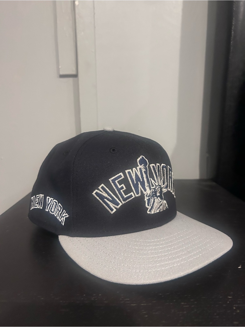 New York Yankees “New York” Two-Tone New Era size 7 5/8